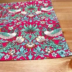 Darthome Limited William Morris Strawberry Thief Tea Towel Oven Glove Set -Decor Garden Shop IMG E3281