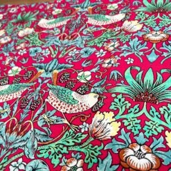 Darthome Limited William Morris Strawberry Thief Tea Towel Oven Glove Set -Decor Garden Shop IMG E3284