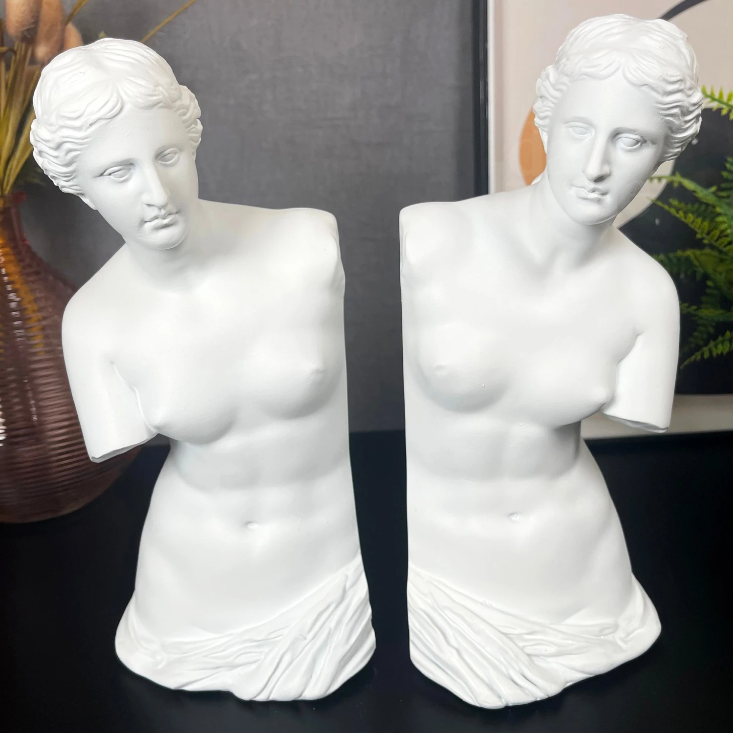 Darthome Limited White Roman Goddess Venus Bookends Set 1 Darthome Limited White Roman Goddess Venus Bookends Set