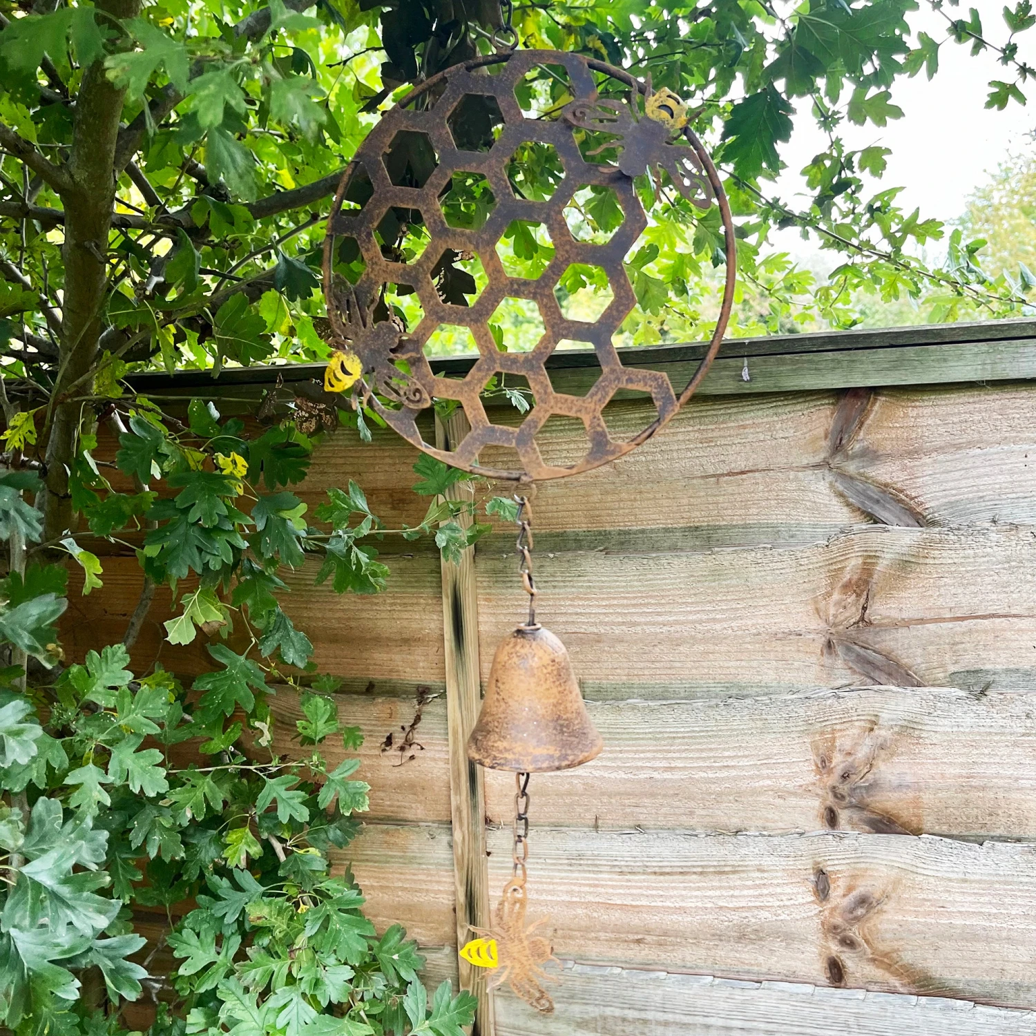 Darthome Limited Cast Iron Honeycomb Bee Wind Chime 1 Darthome Limited Cast Iron Honeycomb Bee Wind Chime