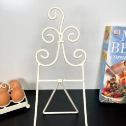 Darthome Limited Ivory Easel Cookbook Stand -Decor Garden Shop IMG E3603