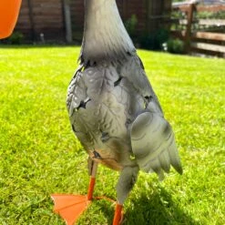 Darthome Limited Metal Pelican With Fish Garden Ornament -Decor Garden Shop IMG E3748 edited33