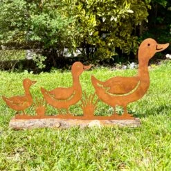 Darthome Limited Rusty Ducks Garden Ornament On Wood Stand