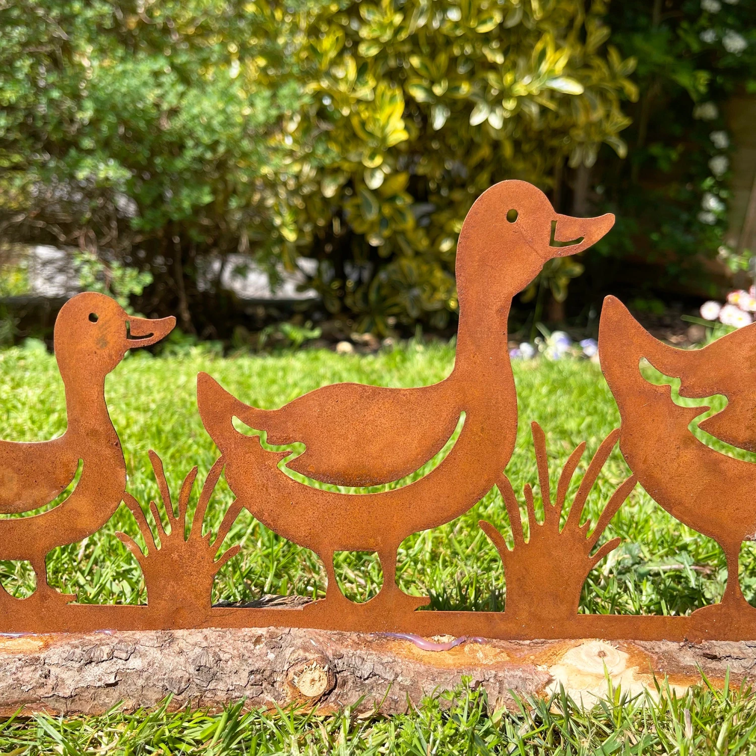 Darthome Limited Rusty Ducks Garden Ornament On Wood Stand 4 Darthome Limited Rusty Ducks Garden Ornament On Wood Stand - Image 4