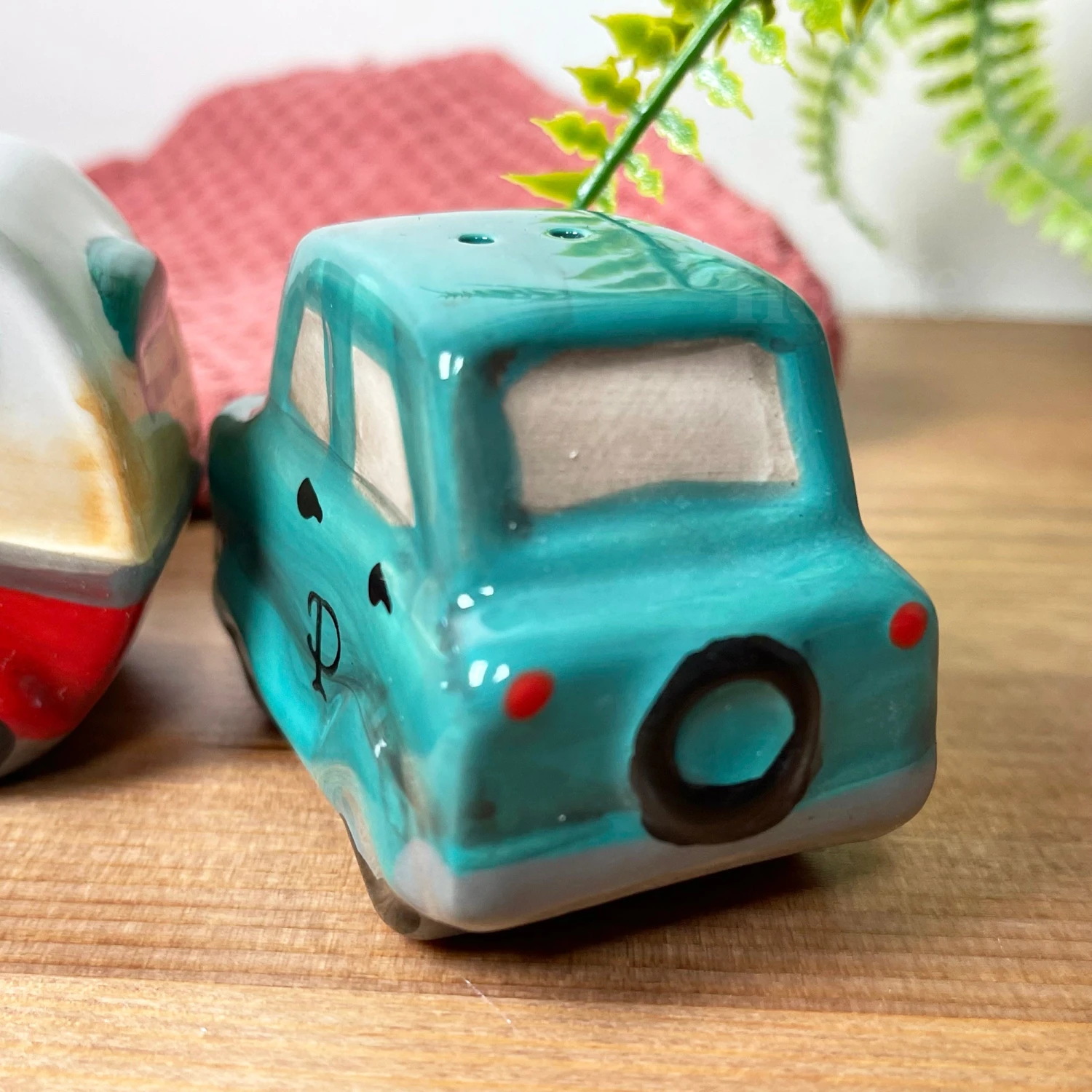 Darthome Limited Car & Caravan Salt And Pepper Shaker Set 6 Darthome Limited Car & Caravan Salt And Pepper Shaker Set - Image 6