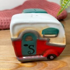 Darthome Limited Car & Caravan Salt And Pepper Shaker Set 16 Darthome Limited Car & Caravan Salt And Pepper Shaker Set -Decor Garden Shop IMG E4030