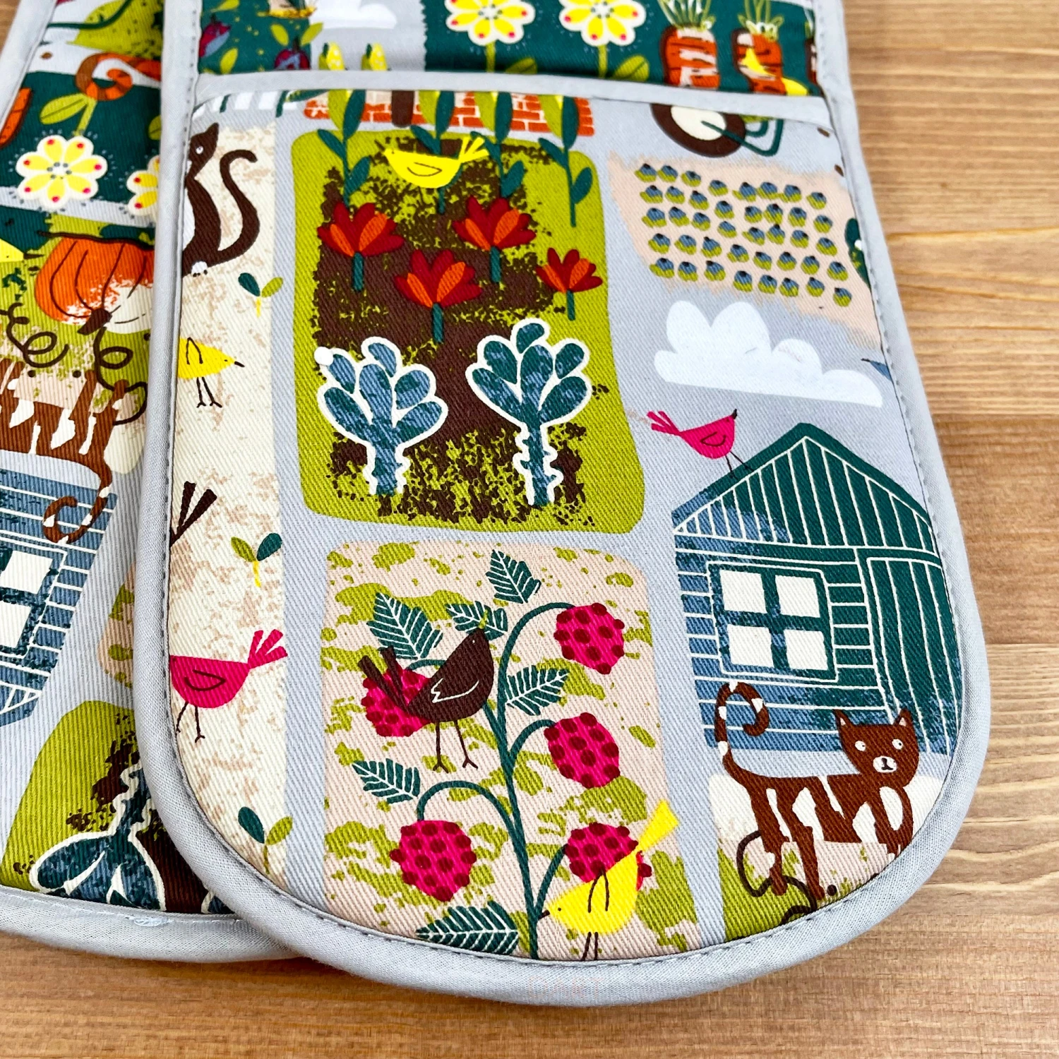 Darthome Limited Ulster Weavers Home Grown Oven Glove 2 Darthome Limited Ulster Weavers Home Grown Oven Glove - Image 2