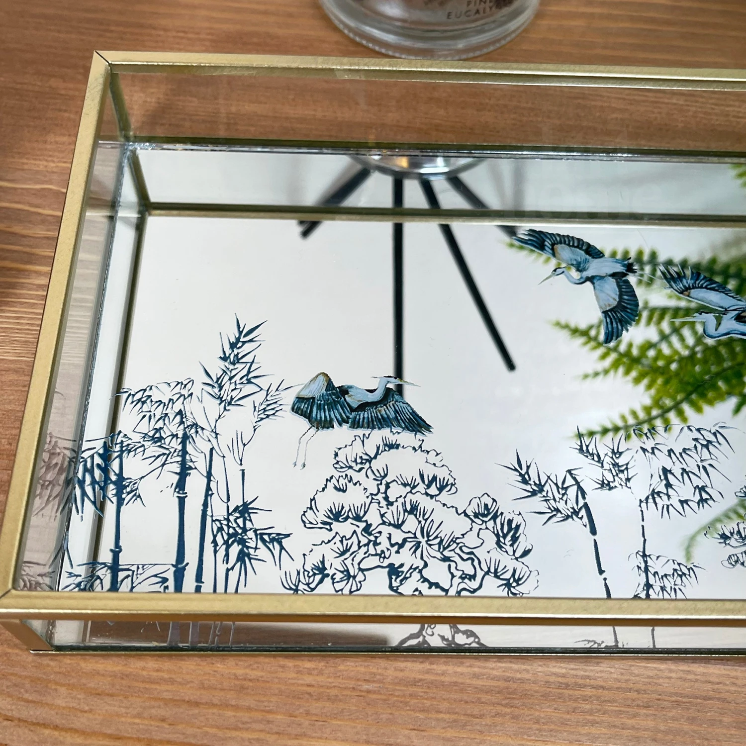 Darthome Limited Blue Oriental Heron Glass Mirrored Tray 2 Darthome Limited Blue Oriental Heron Glass Mirrored Tray - Image 2
