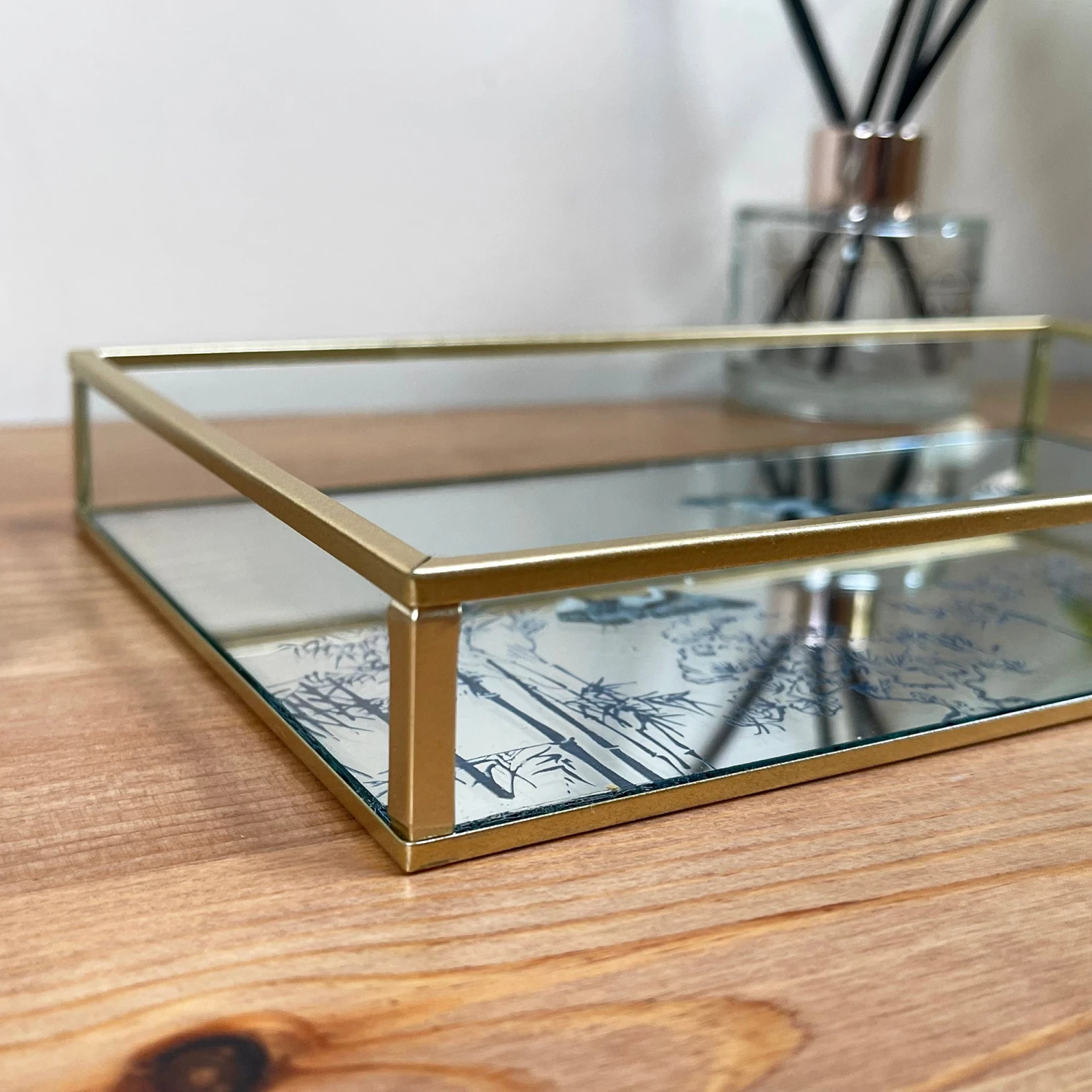 Darthome Limited Blue Oriental Heron Glass Mirrored Tray 5 Darthome Limited Blue Oriental Heron Glass Mirrored Tray - Image 5