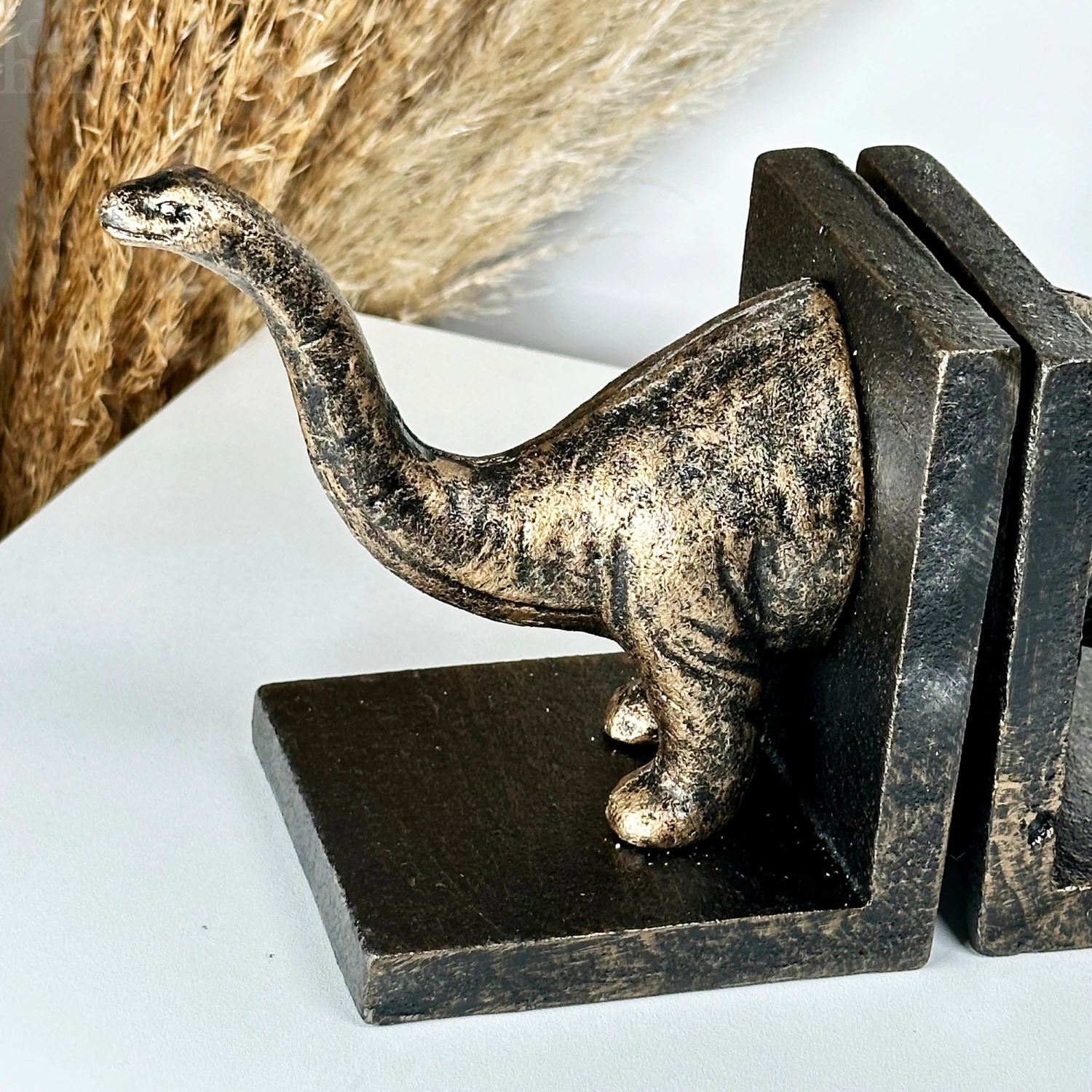 Darthome Limited Cast Iron Bronze Brontosaurus Bookends 2 Darthome Limited Cast Iron Bronze Brontosaurus Bookends - Image 2
