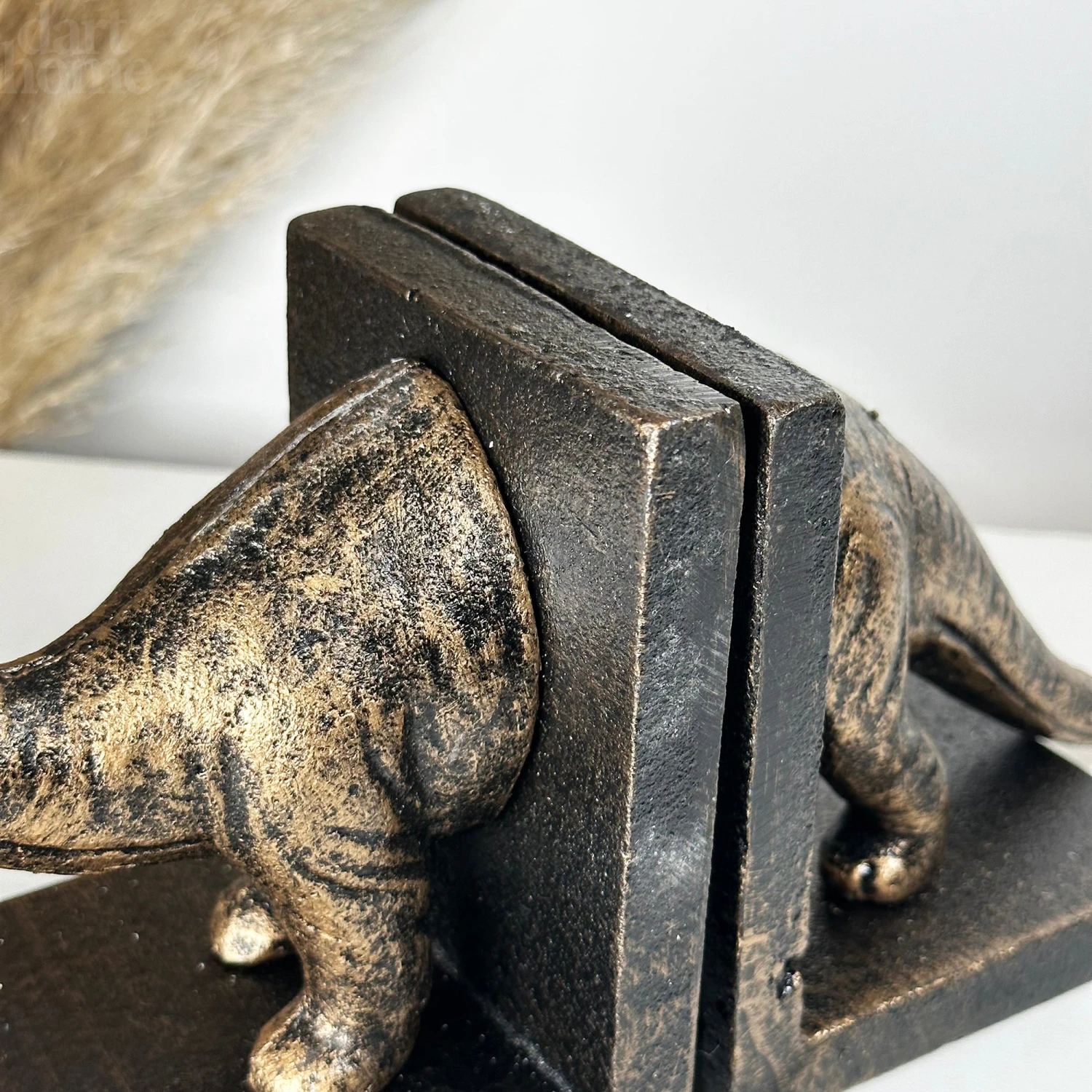 Darthome Limited Cast Iron Bronze Brontosaurus Bookends 7 Darthome Limited Cast Iron Bronze Brontosaurus Bookends - Image 7