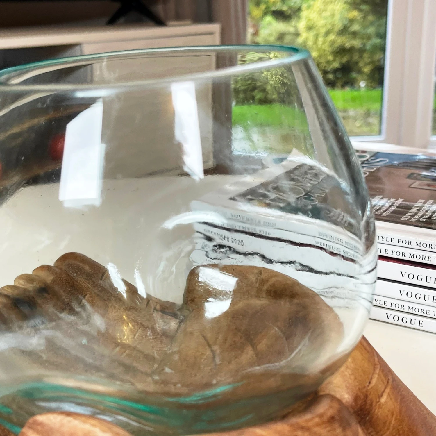 Darthome Limited Molten Glass Bowl With Hand Of Hope Teak Wood Stand 2 Darthome Limited Molten Glass Bowl With Hand Of Hope Teak Wood Stand - Image 2