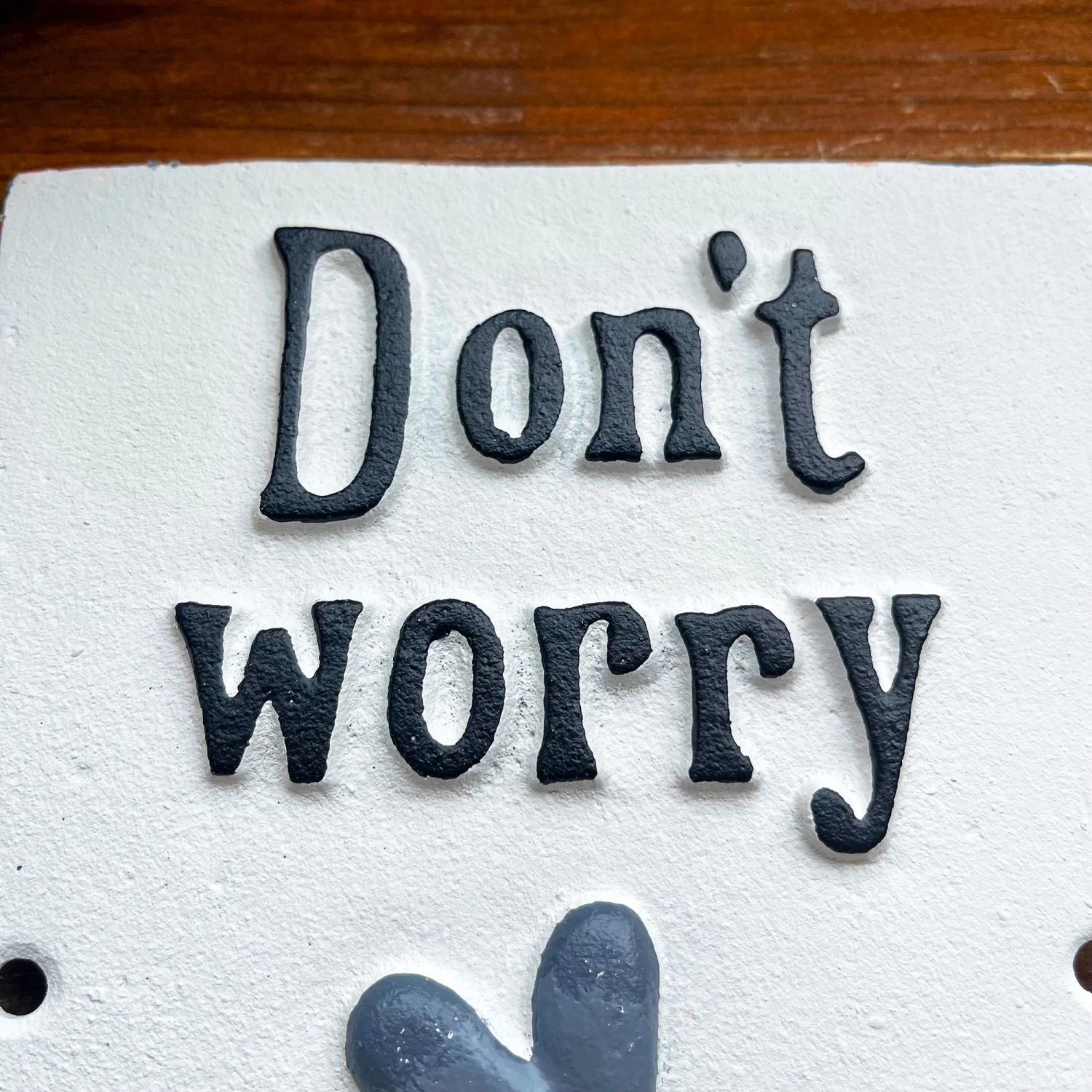 Darthome Limited Dont Worry Bee Happy Cast Iron Sign 4 Darthome Limited Dont Worry Bee Happy Cast Iron Sign - Image 4