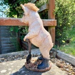 Darthome Limited Pig With Spade Garden Sculpture 11 Darthome Limited Pig With Spade Garden Sculpture -Decor Garden Shop IMG E5735 edited9