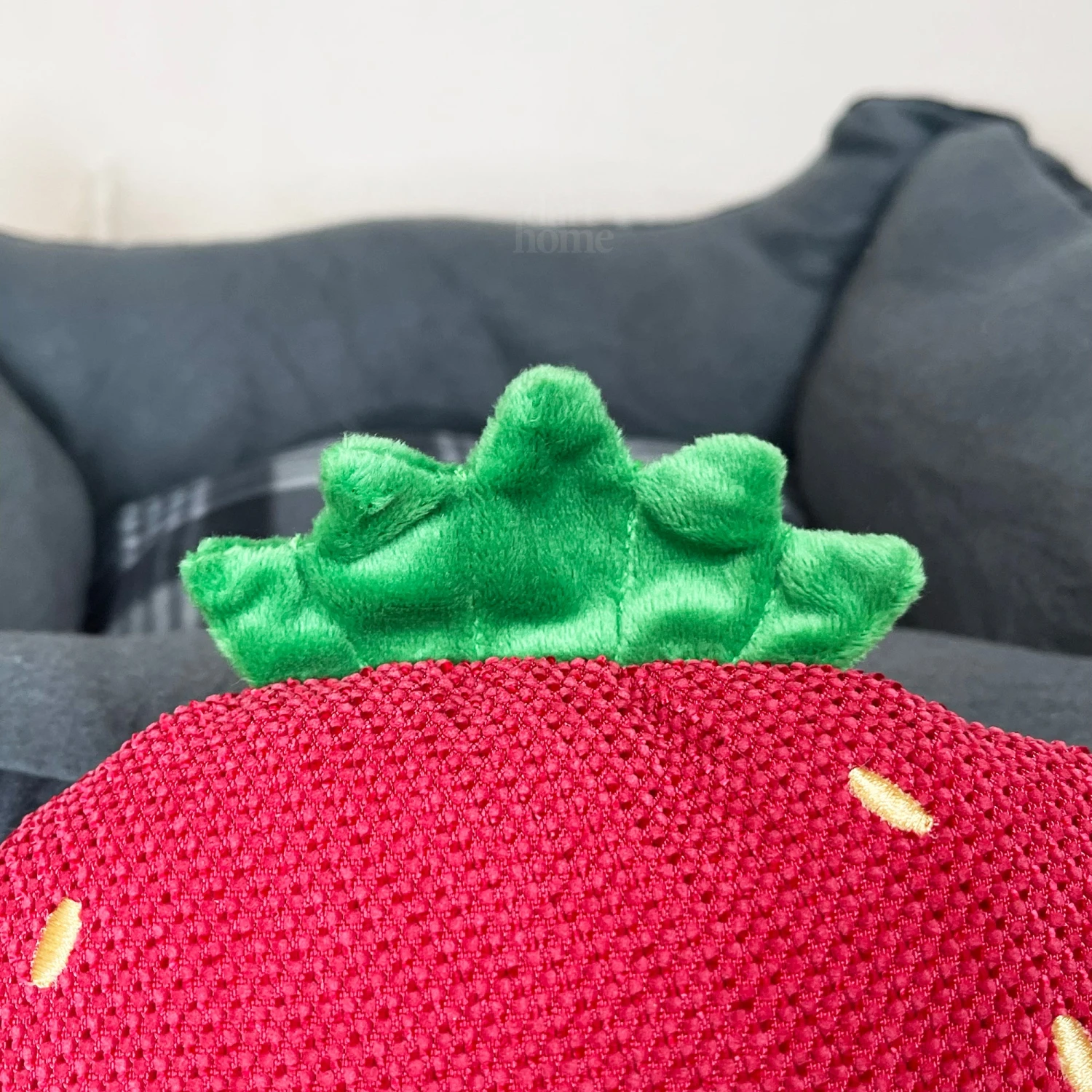 Darthome Limited Red Strawberry Cat Toy 2 Darthome Limited Red Strawberry Cat Toy - Image 2