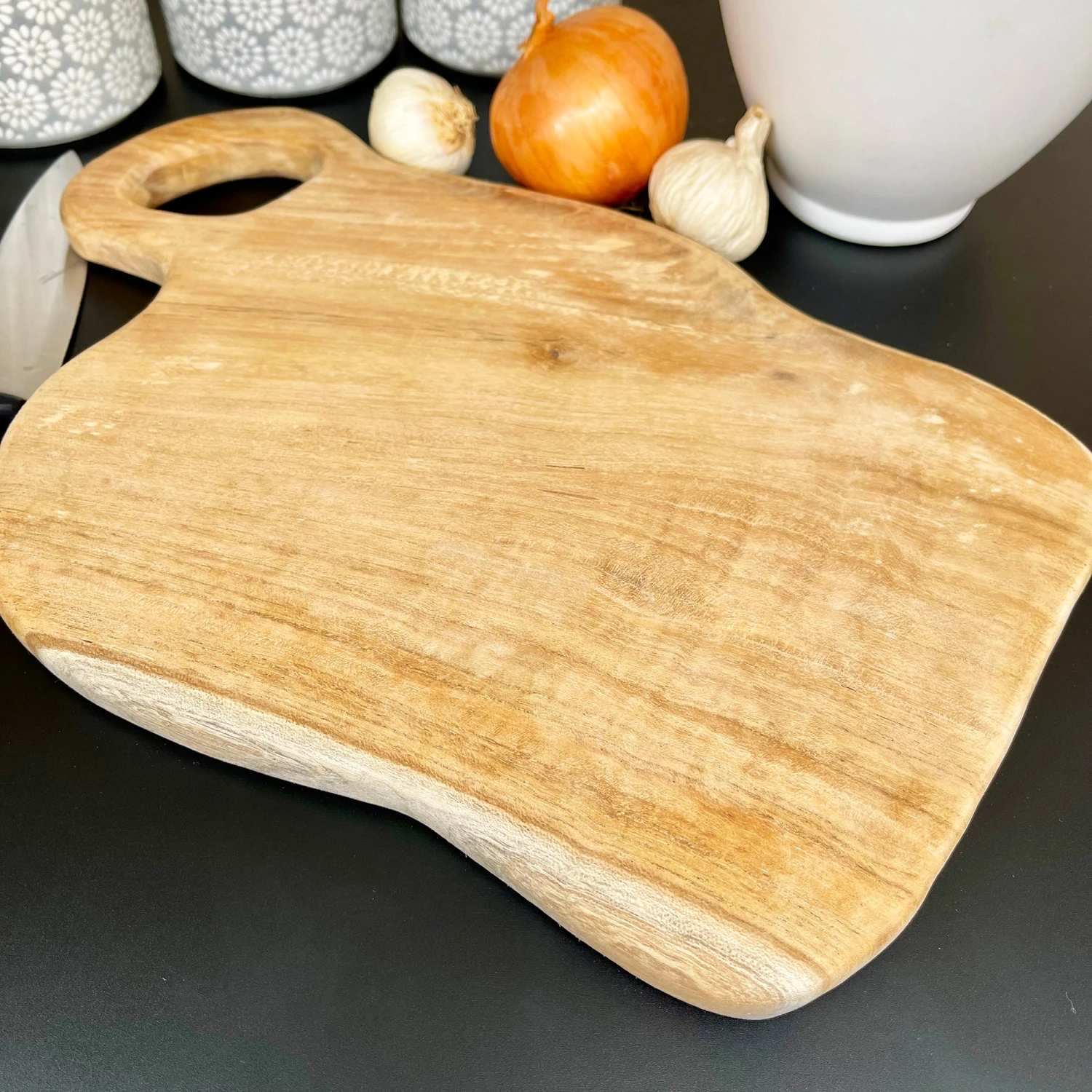 Darthome Limited Teak Chopping Board With Handle 1 Darthome Limited Teak Chopping Board With Handle
