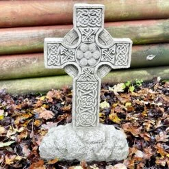 Darthome Limited Stone Celtic Cross Block Statue 9 Darthome Limited Stone Celtic Cross Block Statue -Decor Garden Shop IMG E6415