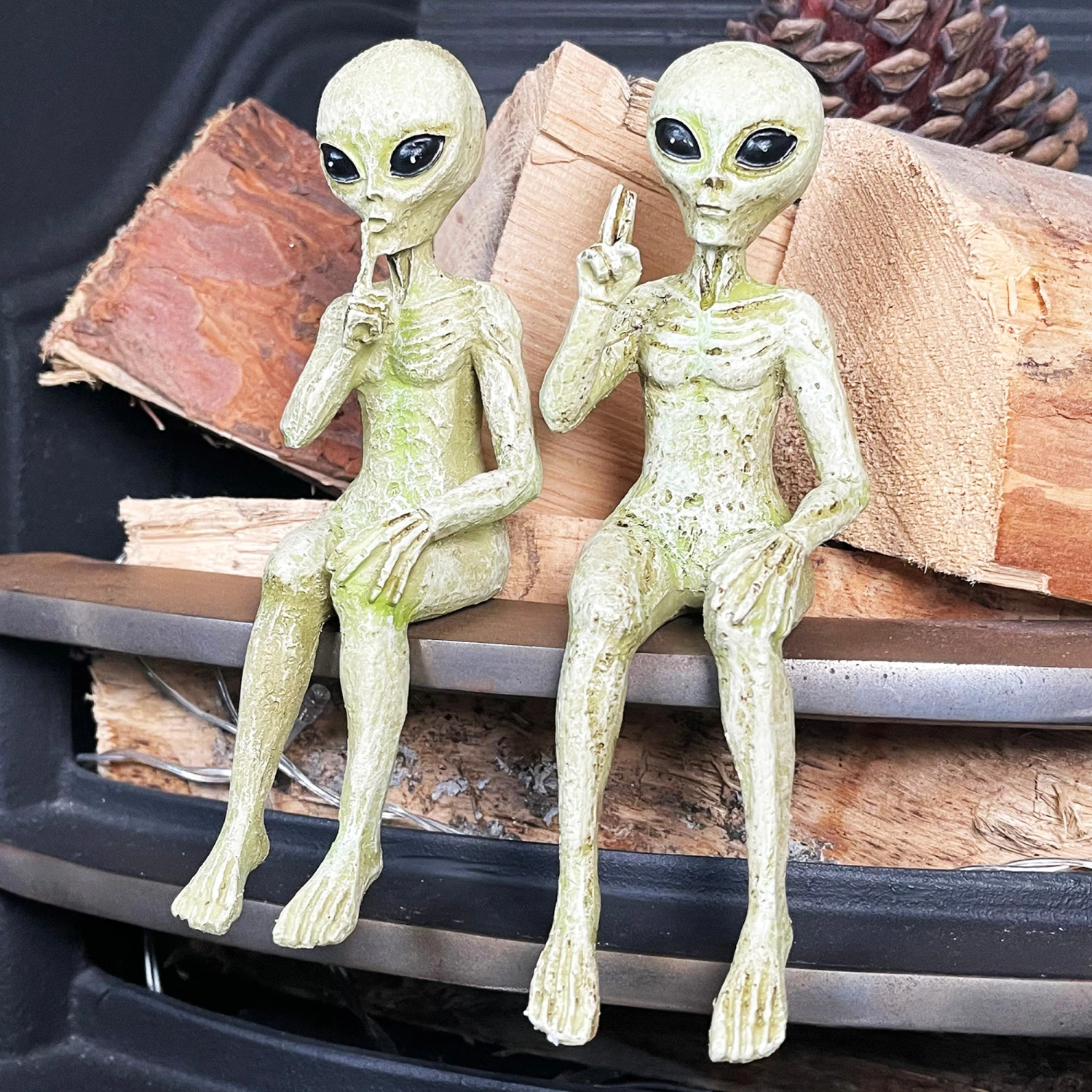Darthome Limited Set Of 2 Alien Shelf Sitter Decorations 1 Darthome Limited Set Of 2 Alien Shelf Sitter Decorations