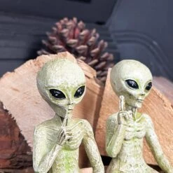 Darthome Limited Set Of 2 Alien Shelf Sitter Decorations 11 Darthome Limited Set Of 2 Alien Shelf Sitter Decorations -Decor Garden Shop IMG E6533