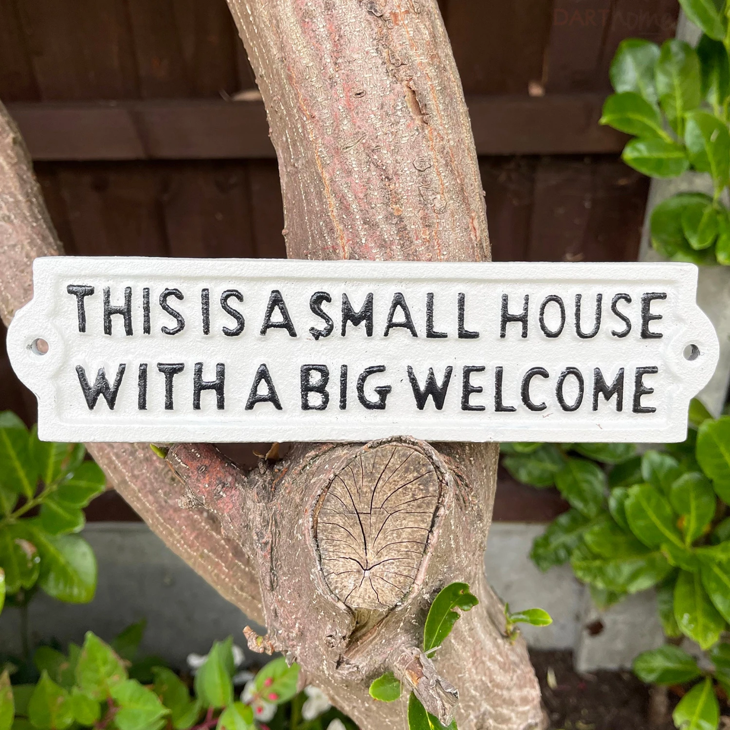 Darthome Limited Small House Big Welcome Cast Iron Wall Sign 2 Darthome Limited Small House Big Welcome Cast Iron Wall Sign - Image 2