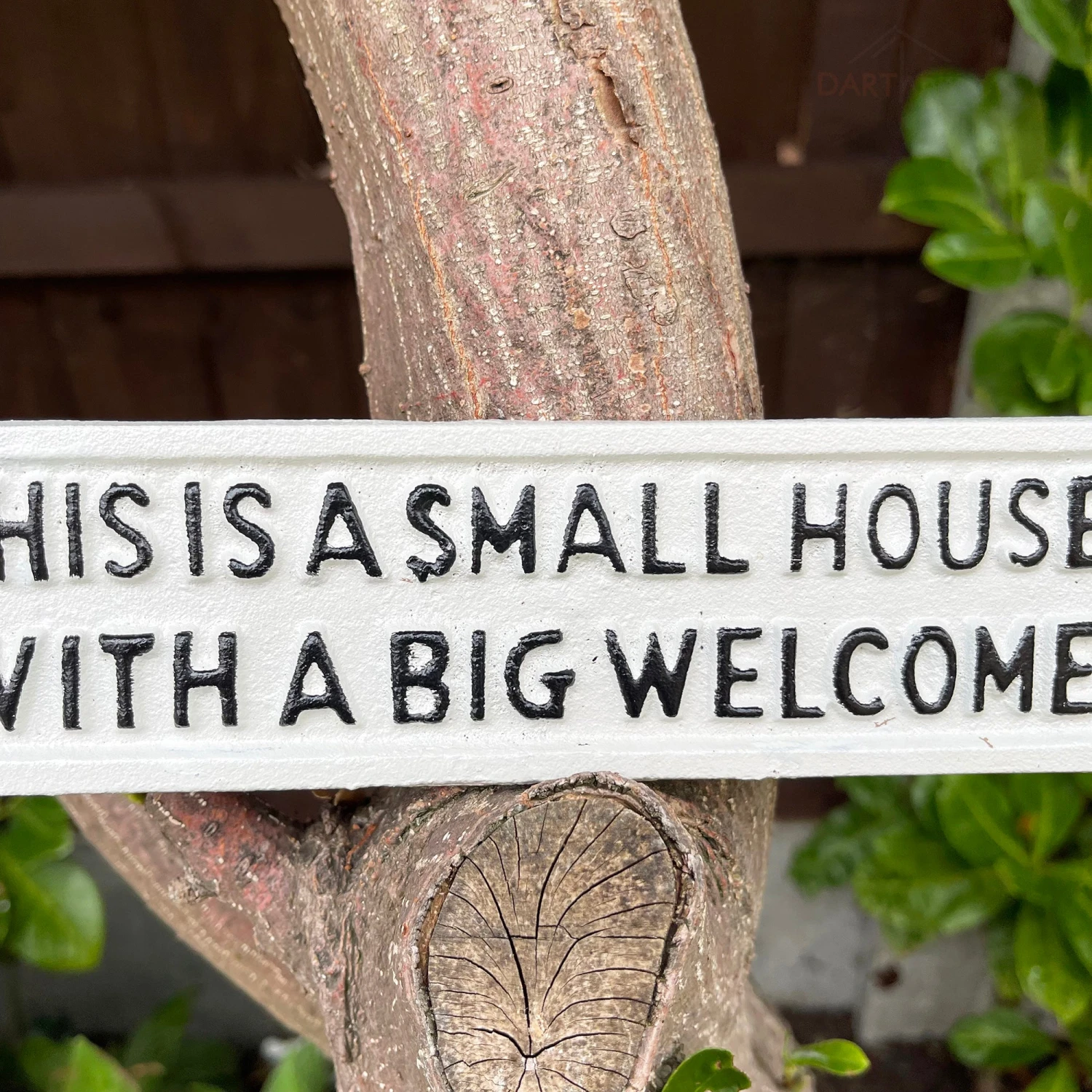 Darthome Limited Small House Big Welcome Cast Iron Wall Sign 3 Darthome Limited Small House Big Welcome Cast Iron Wall Sign - Image 3
