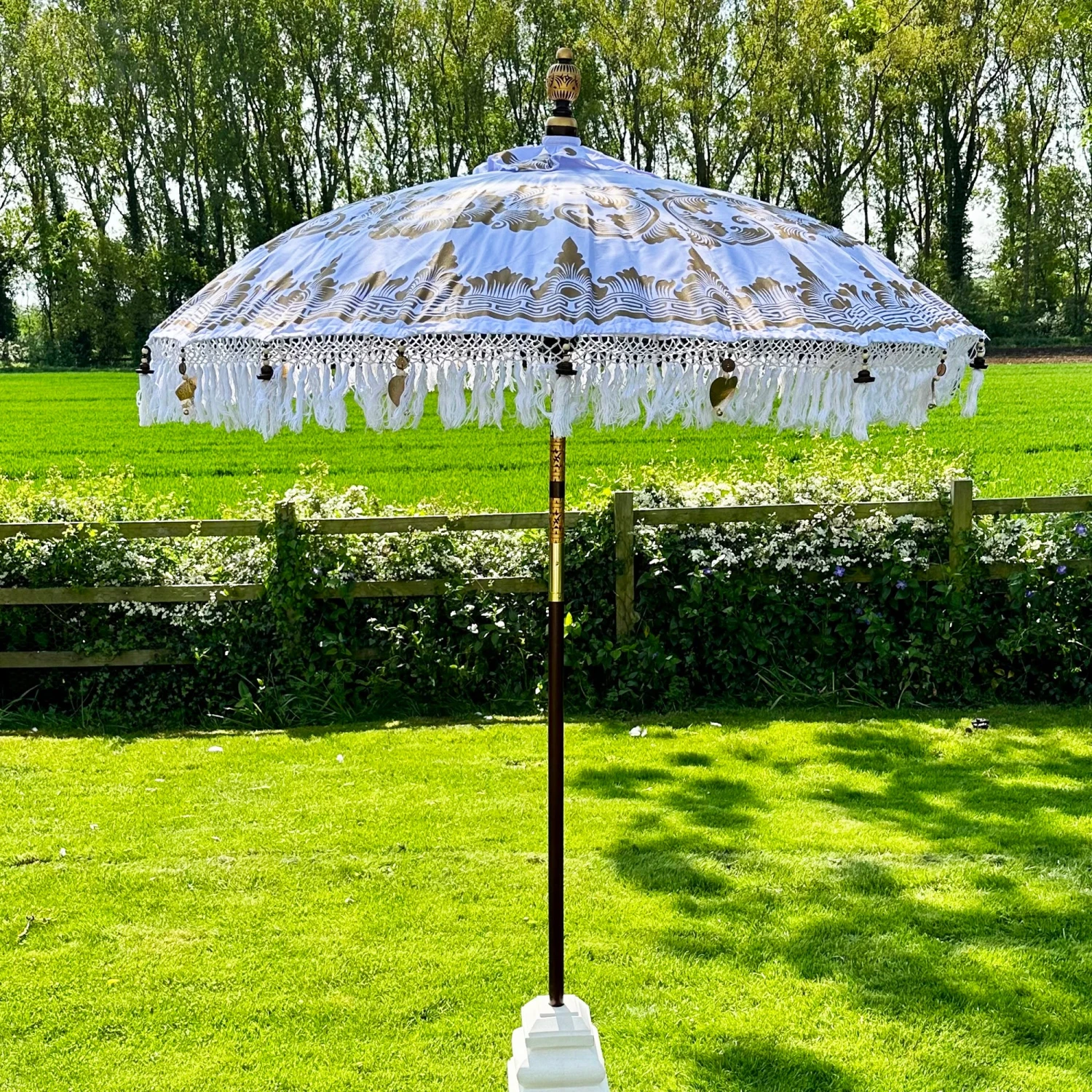 Darthome Limited White And Gold Bali Sun Parasol 2m 5 Darthome Limited White And Gold Bali Sun Parasol 2m - Image 5