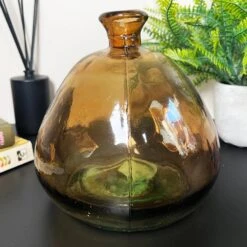 Darthome Limited Recycled Glass Brown Bubble Vase -Decor Garden Shop IMG E7011 544675c8 4e1e 4800 98af 97bbc42d2b21