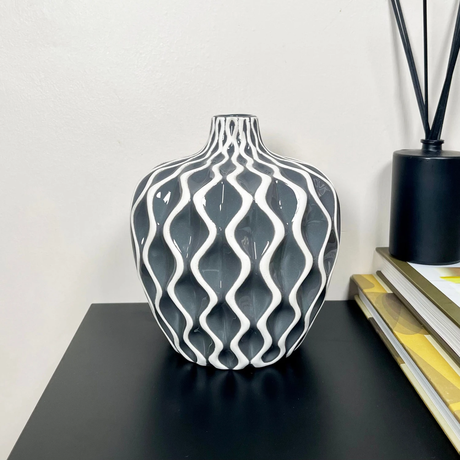 Darthome Limited Grey Wave Pattern Serenity Vase 6 Darthome Limited Grey Wave Pattern Serenity Vase - Image 6
