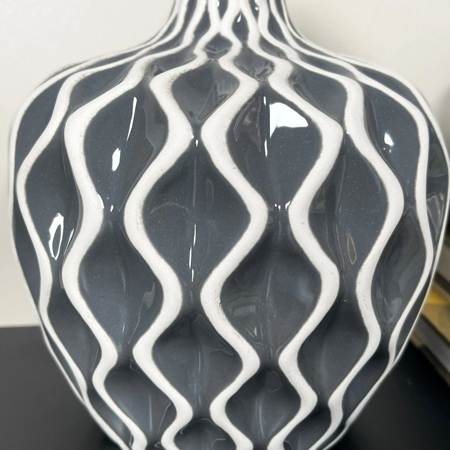 Darthome Limited Grey Wave Pattern Serenity Vase 4 Darthome Limited Grey Wave Pattern Serenity Vase - Image 4