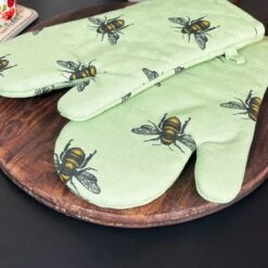 Darthome Limited 4pc Green Bees Gauntlet Glove & Tea Towel Kitchen Set -Decor Garden Shop IMG E7480 5974b020 4fd5 4761 a4fb f430e68d43f9