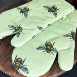 Darthome Limited 4pc Green Bees Gauntlet Glove & Tea Towel Kitchen Set -Decor Garden Shop IMG E7483 bcbfc69a 7839 4a7c a3d9 6e4f953572b6