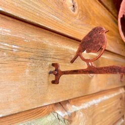 Darthome Limited Robin & Baby Steel Bird Feeder Hanger - Copper Effect 9 Darthome Limited Robin & Baby Steel Bird Feeder Hanger - Copper Effect -Decor Garden Shop IMG E7488 editedCL
