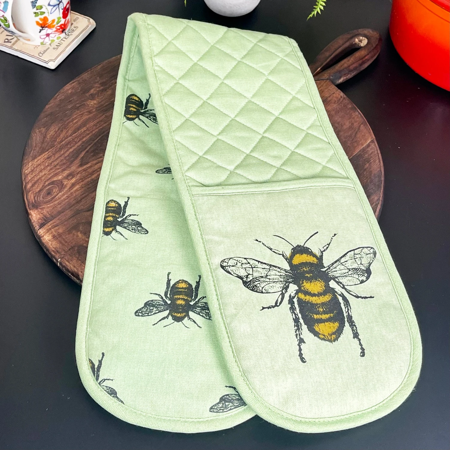 Darthome Limited Green Cotton Summer Bees Double Oven Glove 3 Darthome Limited Green Cotton Summer Bees Double Oven Glove - Image 3