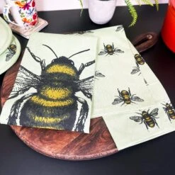 Darthome Limited 2x Green Summer Bee Tea Towels