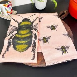 Darthome Limited 2x Pink Summer Bee Tea Towels