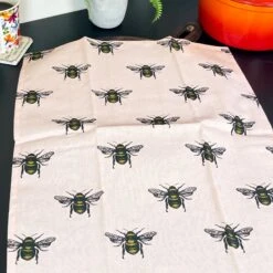 Darthome Limited 2x Pink Summer Bee Tea Towels 11 Darthome Limited 2x Pink Summer Bee Tea Towels -Decor Garden Shop IMG E7549