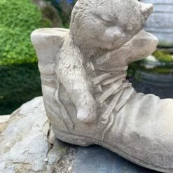 Darthome Limited Stone Cat In Boot Garden Ornament -Decor Garden Shop IMG E7668 editedP